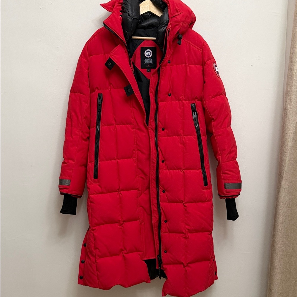Canada goose Elmwood coat.  Women's Red Quilted Parka Coat